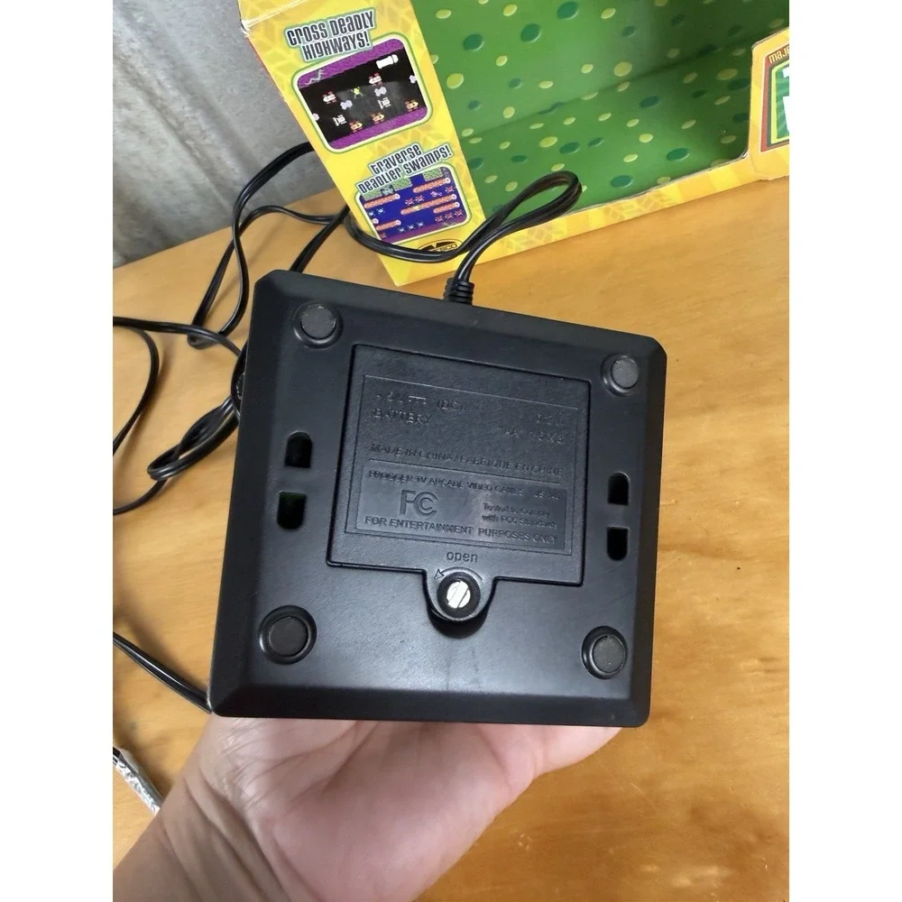 Frogger TV Arcade Plug & Play Retro Game Joystick Open Box Tested 2004 Konami
